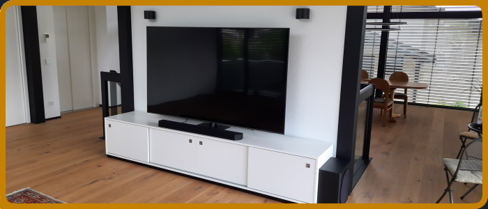 TV Lowboard in Weiß Seidenmatt lackiert mit 4 Schiebetüren