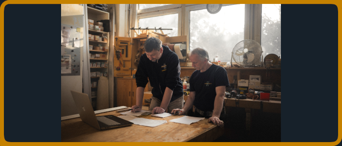 Überlegung und Planung vom Bau eines Möbels