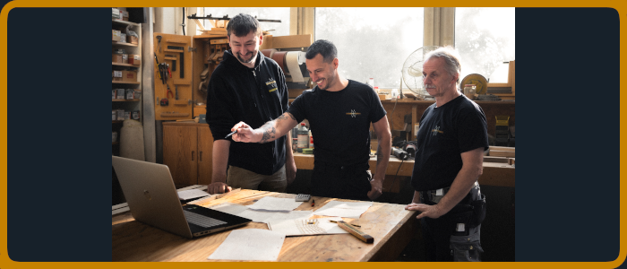 Besprechung eines neuen Möbels